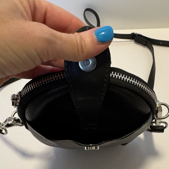 DIVINA FIRENZE Beautiful Italian Leather Crossbody - Picture 5 of 15